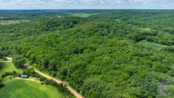 5300 W Nobis Ln, Hanover, IL 61041