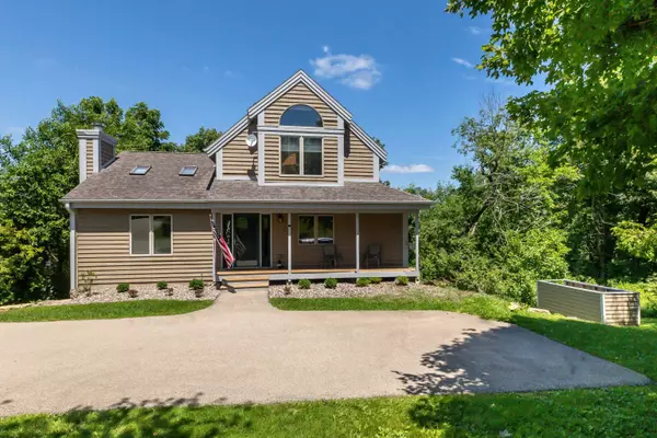 9 Bluffwood Trail, Galena, IL 61036