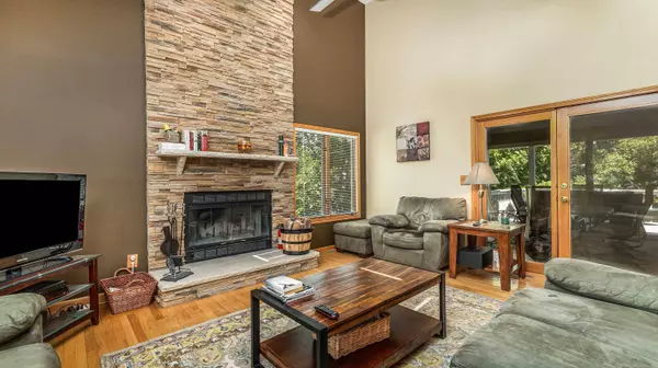 9 Bluffwood Trail, Galena, IL 61036