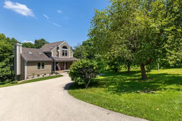 9 Bluffwood Trail, Galena, IL 61036