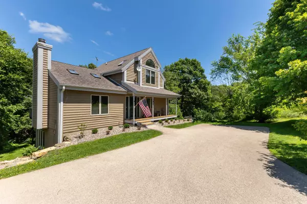 9 Bluffwood Trail, Galena, IL 61036