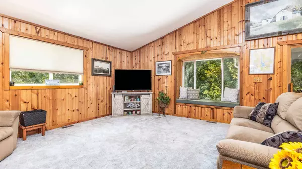 9A211 Walnut Lane, Apple River, IL 61001