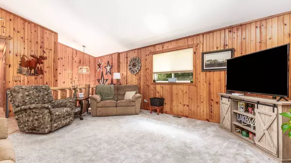 9A211 Walnut Lane, Apple River, IL 61001