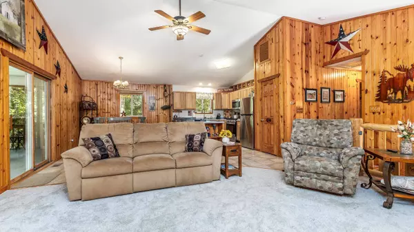 9A211 Walnut Lane, Apple River, IL 61001