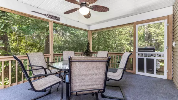 9A211 Walnut Lane, Apple River, IL 61001