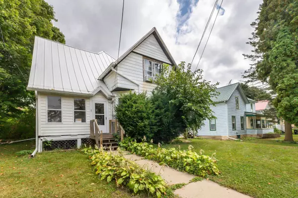 302 S Water Street, Warren, IL 61087