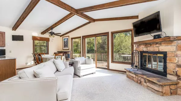 6 Meadow Path, Galena, IL 61036