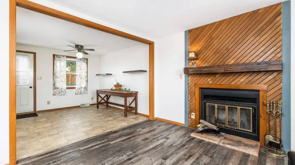 10A125 E APPLE CANYON Road, Apple River, IL 61001