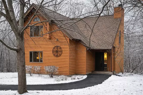 3 Woodway Court, Galena, IL 61036