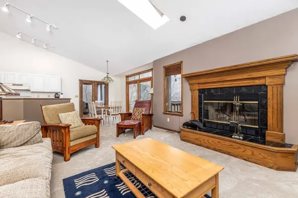 1135 N Clark Lane, Galena, IL 61036