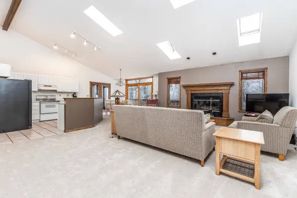 1135 N Clark Lane, Galena, IL 61036