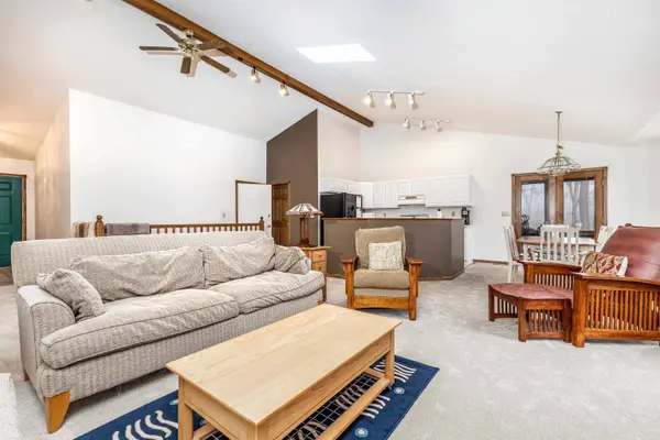 1135 N Clark Lane, Galena, IL 61036