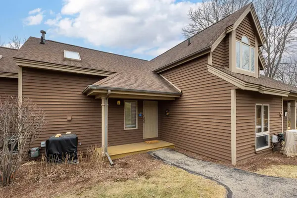 123 Walnut Hill Drive, Galena, IL 61036