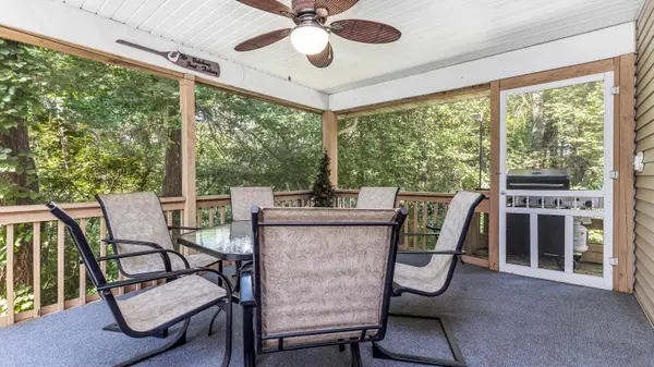 9A211 Walnut Lane, Apple River, IL 61001