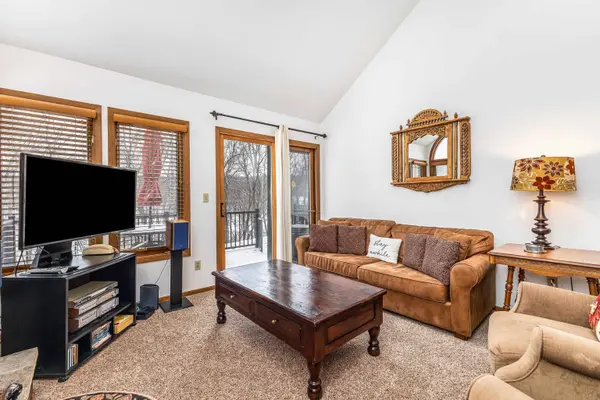 23 Oak Glen Drive, Galena, IL 61036