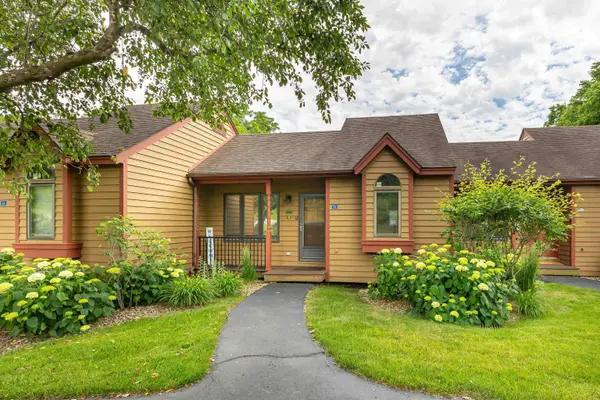 23 Oak Glen Drive, Galena, IL 61036