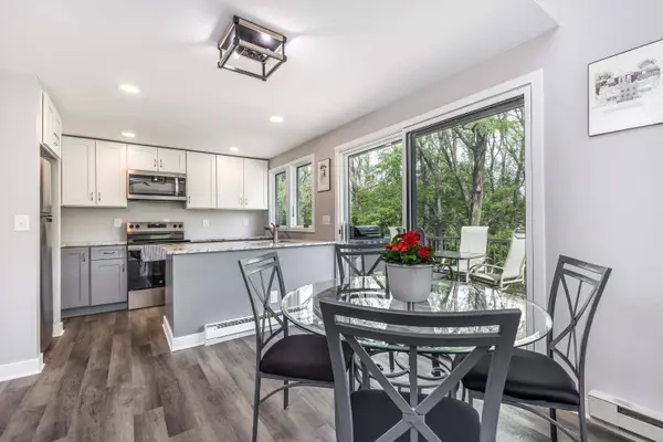 10 Farmstead Drive, Galena, IL 61036