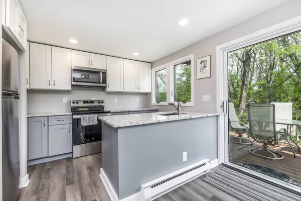 10 Farmstead Drive, Galena, IL 61036