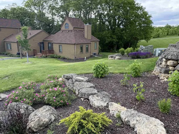 10 Farmstead Drive, Galena, IL 61036