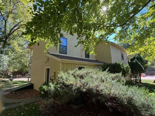 341 Spring Street, Galena, IL 61036