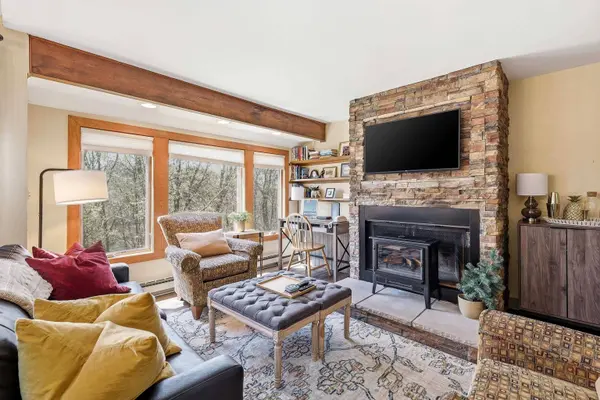 127 Plum Cove Drive, Galena, IL 61036