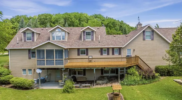 51 Shenandoah Dr, Galena, IL 61036