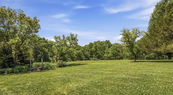 51 Shenandoah Dr, Galena, IL 61036