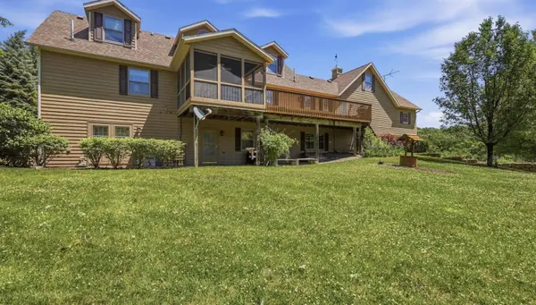 51 Shenandoah Dr, Galena, IL 61036