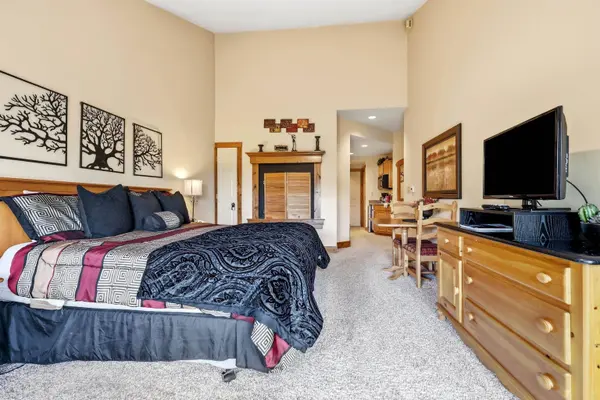 5129 W Longhollow Road, Galena, IL 61036