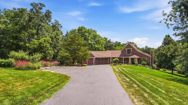 8 ARROWWOOD Lane