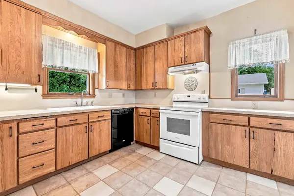 506 Chestnut Street, Warren, IL 61087
