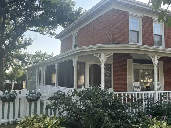 110 W MASON ST, Lena, IL 61048