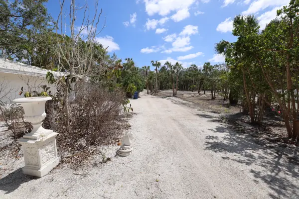 Siesta Key Cir, Sarasota, FL 34242