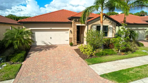 264 Soliera St, Nokomis, FL 34275-1893