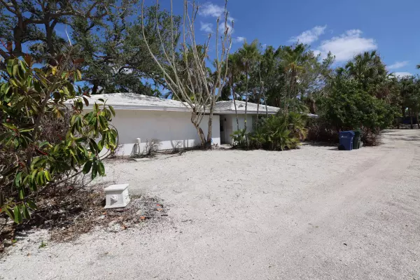 Siesta Key Cir, Sarasota, FL 34242