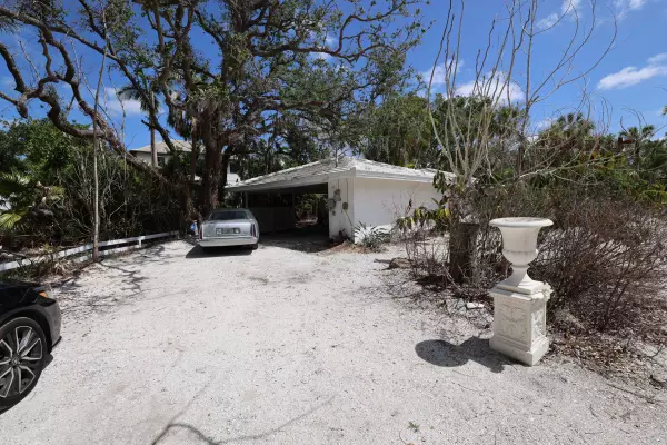 Siesta Key Cir, Sarasota, FL 34242