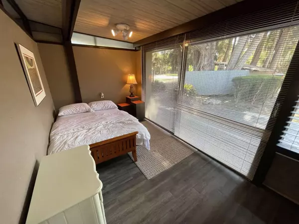 Siesta Key Cir, Sarasota, FL 34242