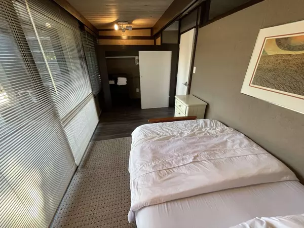 Siesta Key Cir, Sarasota, FL 34242