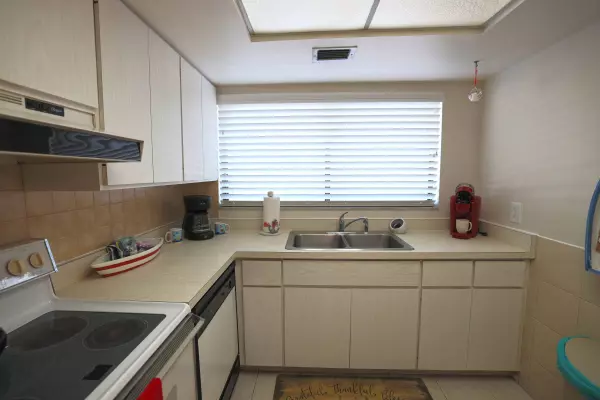 5880 Midnight Pass Rd, Sarasota, FL 34242-2102