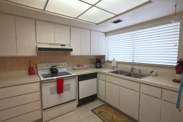 5880 Midnight Pass Rd, Sarasota, FL 34242-2102