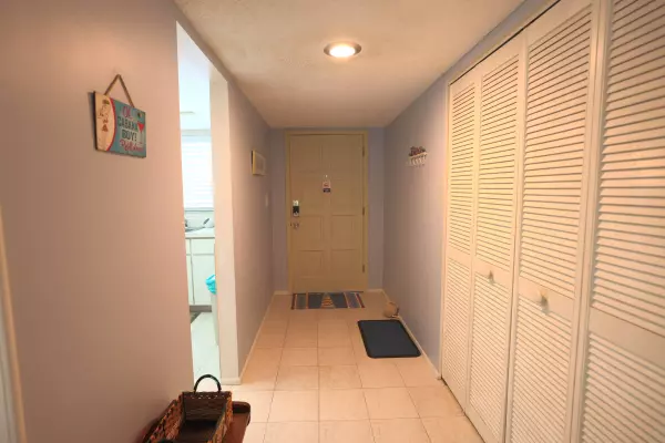 5880 Midnight Pass Rd, Sarasota, FL 34242-2102