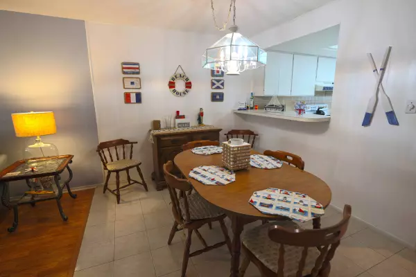 5880 Midnight Pass Rd, Sarasota, FL 34242-2102