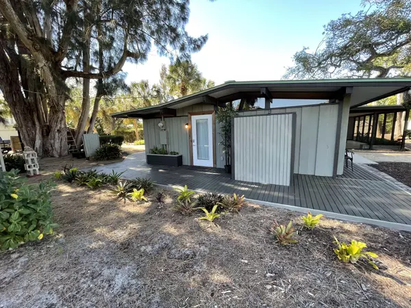 4959 COMMONWEALTH DR, Sarasota, FL 34242