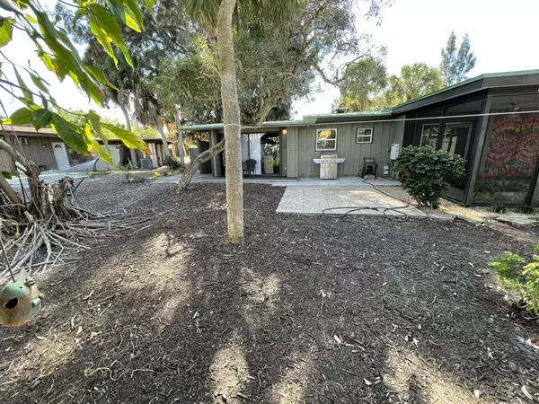 4959 COMMONWEALTH DR, Sarasota, FL 34242