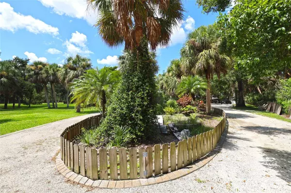 500 SUFFOLK CIR, Nokomis, FL 34275