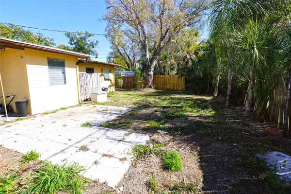 2342 MARGARET ST, Sarasota, FL 34237