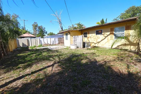 2342 MARGARET ST, Sarasota, FL 34237