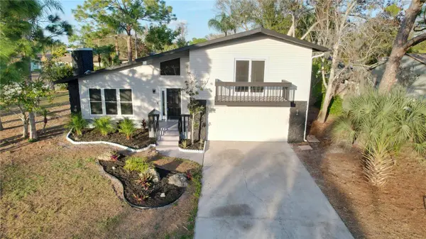5667 CREEKWOOD DR, Sarasota, FL 34233