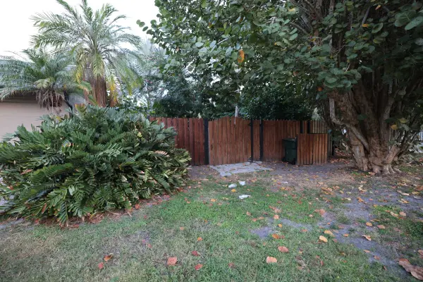 5610 New York Ave, Sarasota, FL 34231-8421