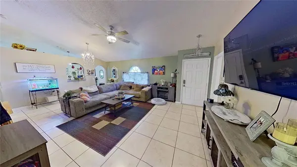 1031 BRENTON LEAF DR, Ruskin, FL 33570